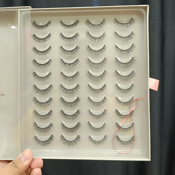 Lashup Luxury 20 Pair Eyelashes Lash